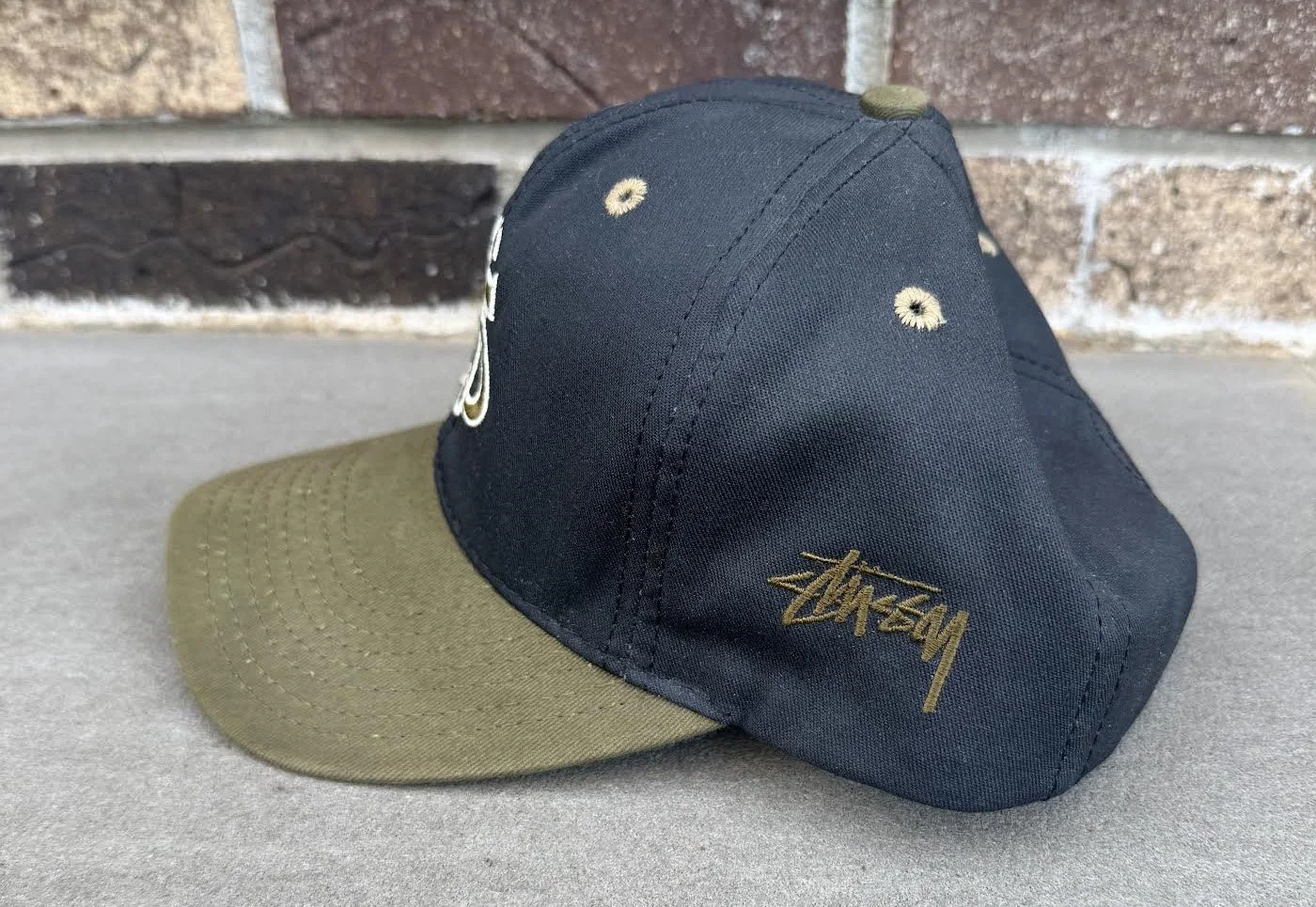 Side of Stussy two toned hat.jpg