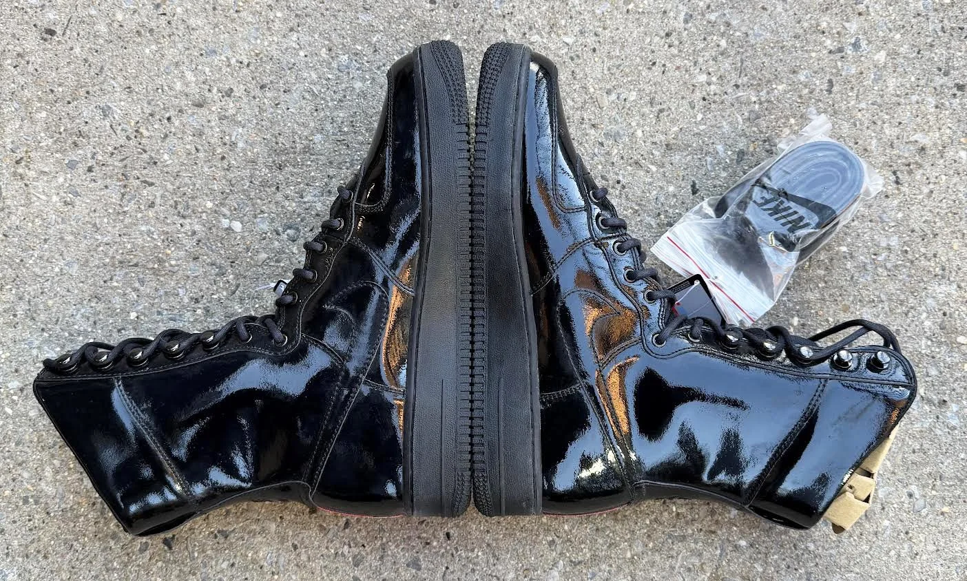 inside of Nike AF1 Black .jpg