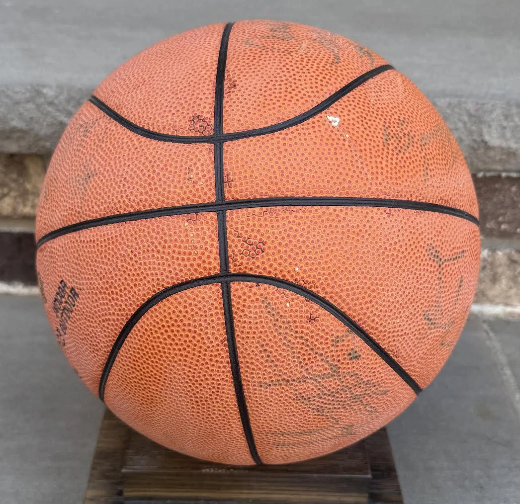 auto knicks ball 3.jpg