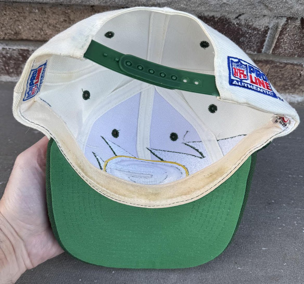 inside of Packers Snapback Sharktooh Logo Athletic .jpg