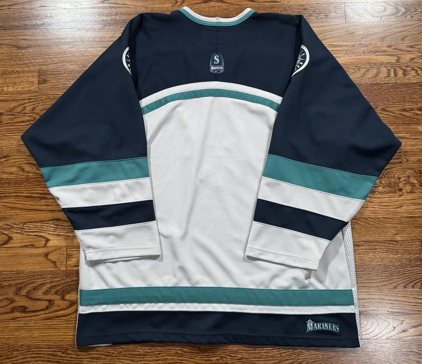 back of Nike Mariners Jersey .jpg
