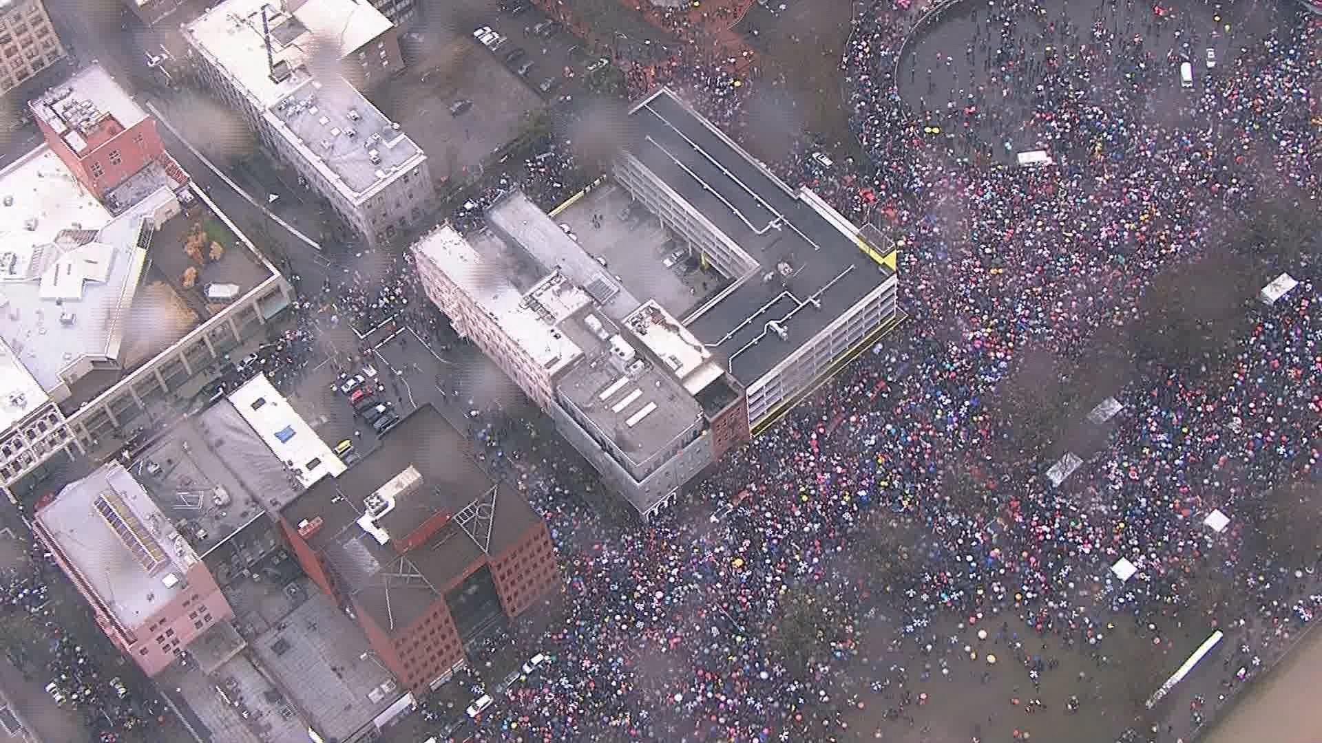 This is an image that KGW New s posted to show just a small sampling of the crowds. Reports had estimated 37k people had RSVP'd via Facebook while the final tally's estimated closer to 100k showed up. WOW!