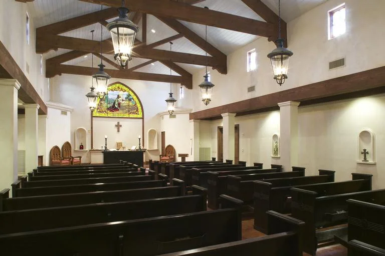 chapelinteriorside.jpg