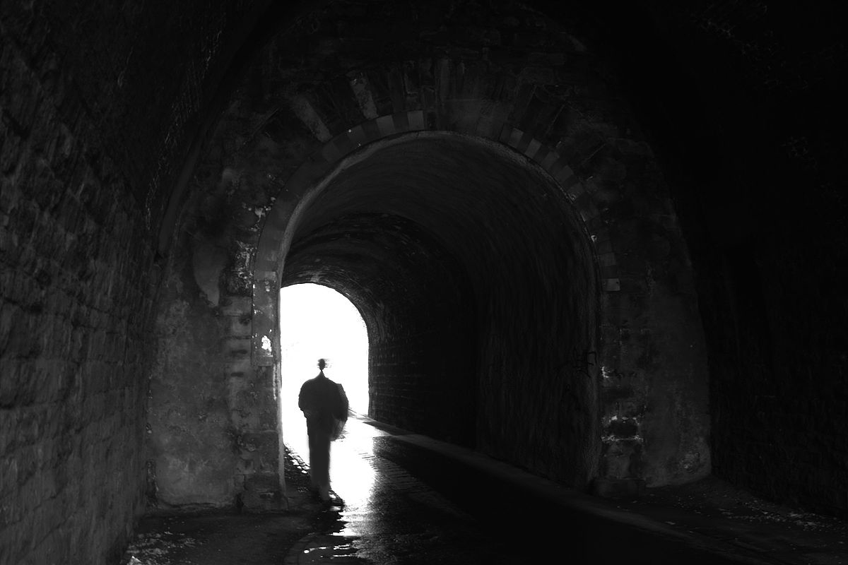1200px-Near-Death-Experience_Illustration.jpg