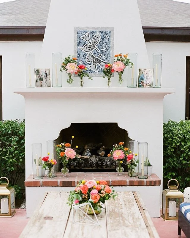 Colorful florals at our favorite Arizona venue @elchorroweddings 🤍 ⠀⠀⠀⠀⠀⠀⠀⠀⠀
Planning: @lbevents + @detailsdarling 
Photo: @aceandwhim
Video: @brintonfilms
Lasercut Sign: @primandpixie
Venue @elchorroweddings
Rentals: @dangfinerentals @fancyloudesig