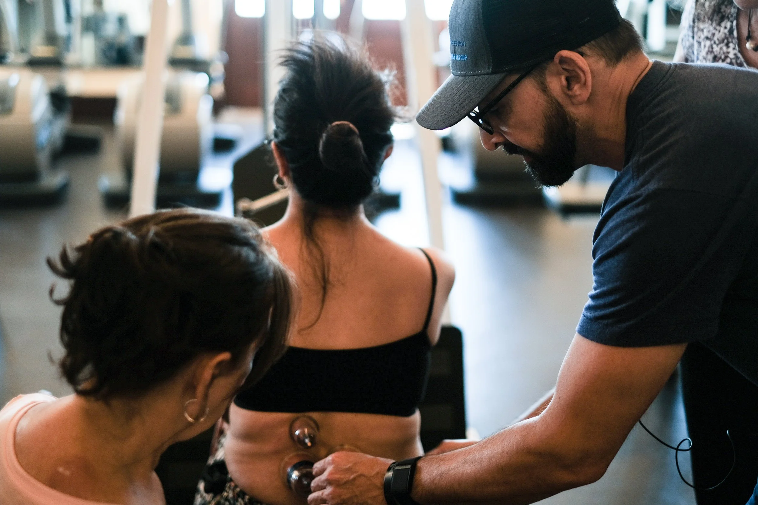 Chris Daprato showing back cupping in Cabo