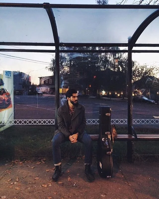 Esperando el bus que me lleve a tocar ya mismo. 
#fuckcovid19🖕