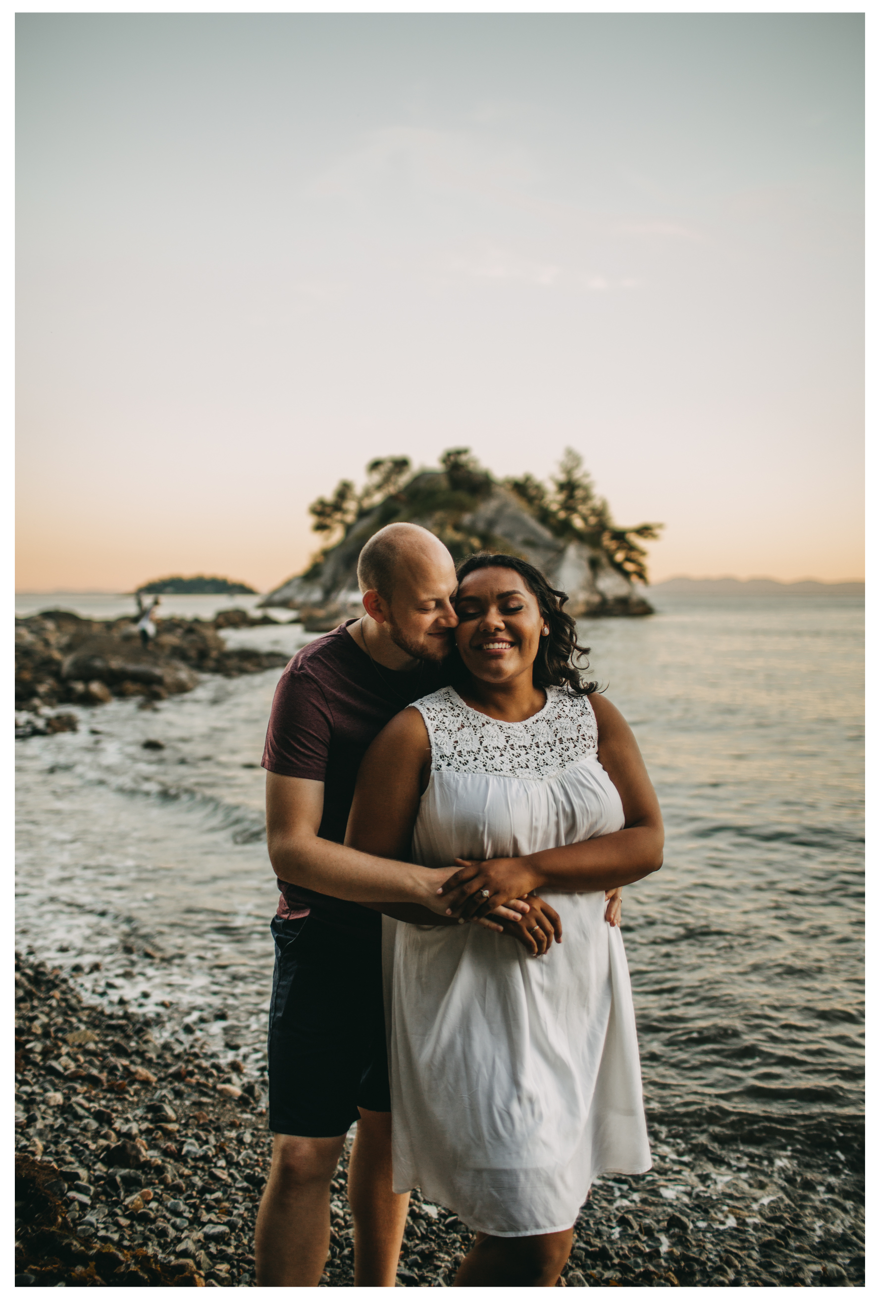 beach sunset engagement whytecliff couple