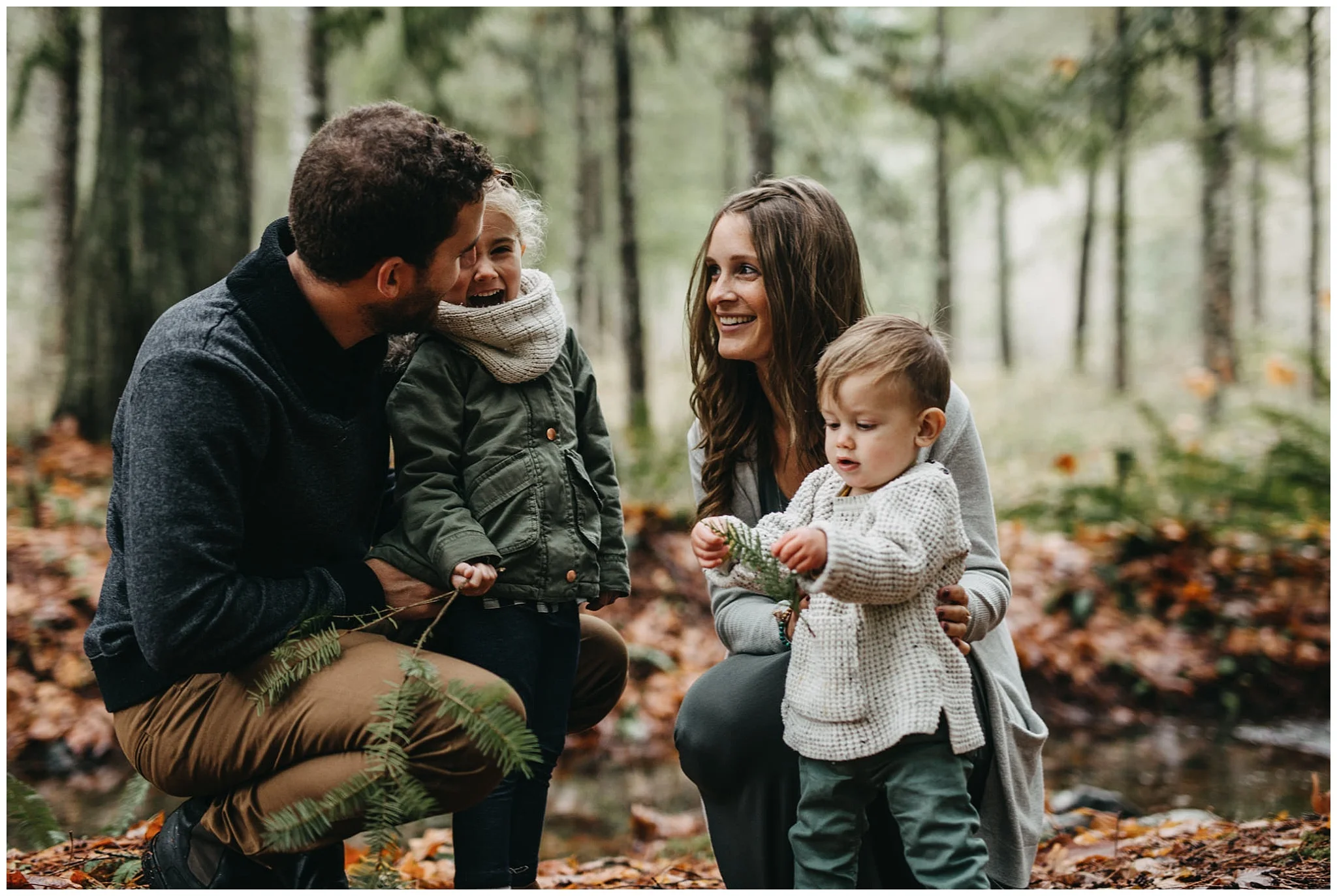 mom dad daughter son family photos chilliwack forest play leaf