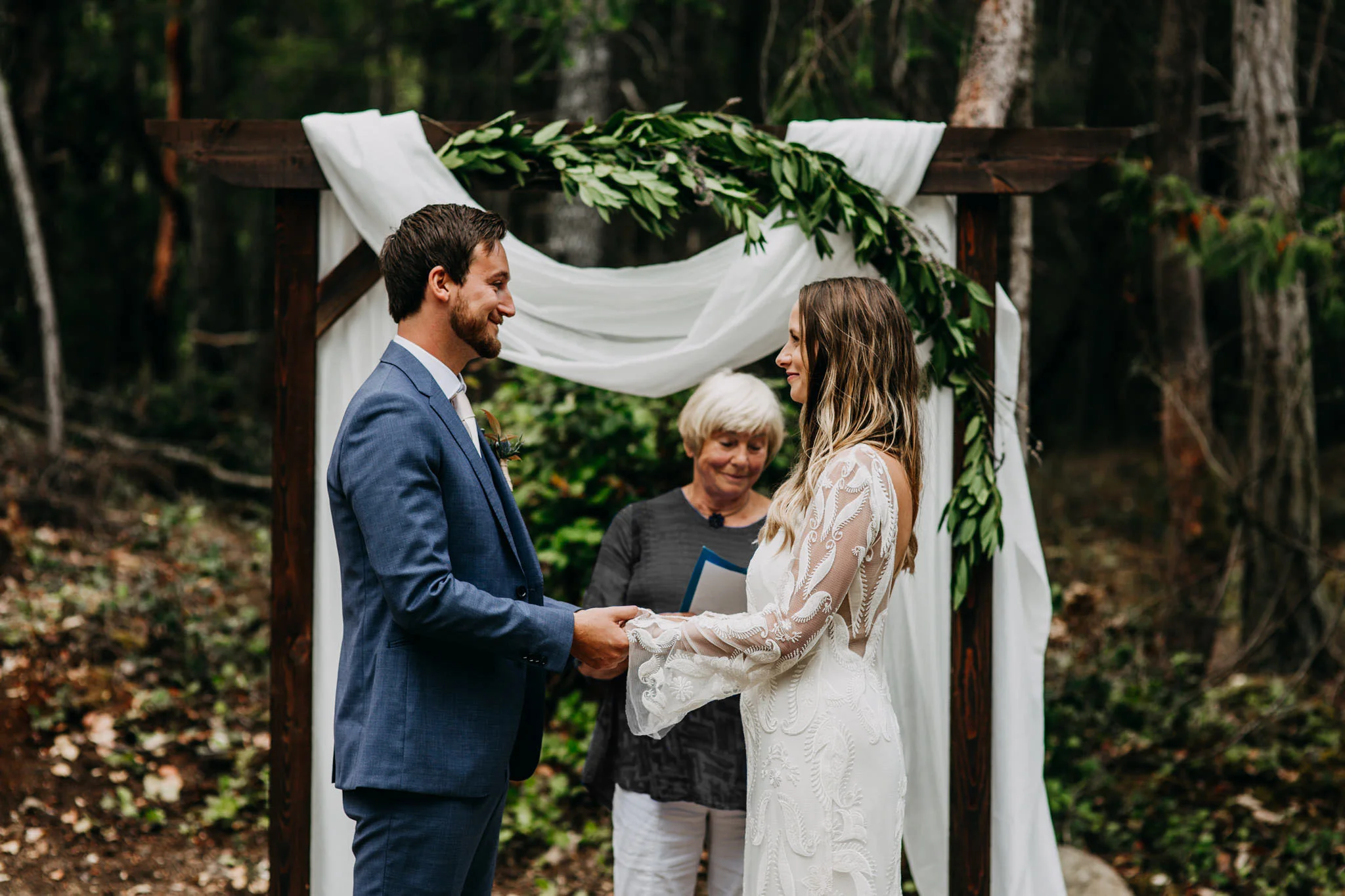 mona-rylan-mayne-island-wedding-aileen-choi-photo-web-471.jpg