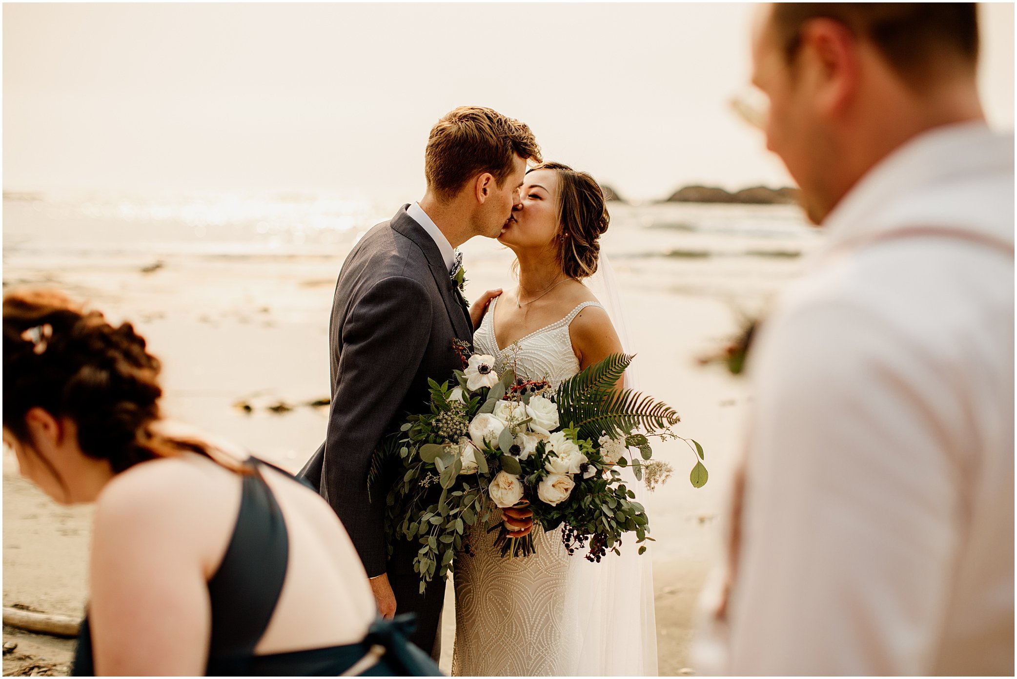 wickaninnish-beach-wedding-tofino-aileen-choi-photo-queenie-ross-396.jpg