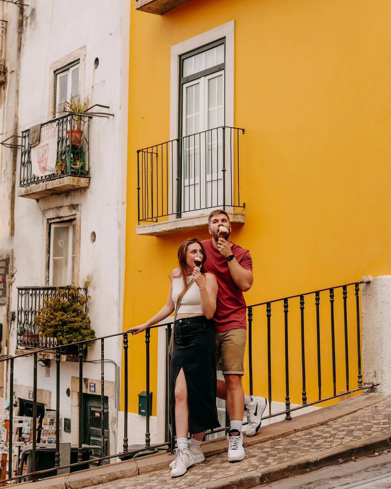 Since I shared the session I did in Japan, I figured I should share the one I did in Lisbon with my friends who live there, @brennalouisephoto and @chiquentenderz! 💛 We only had 1 day of overlap while I was visiting and before Brenna and Arron were 