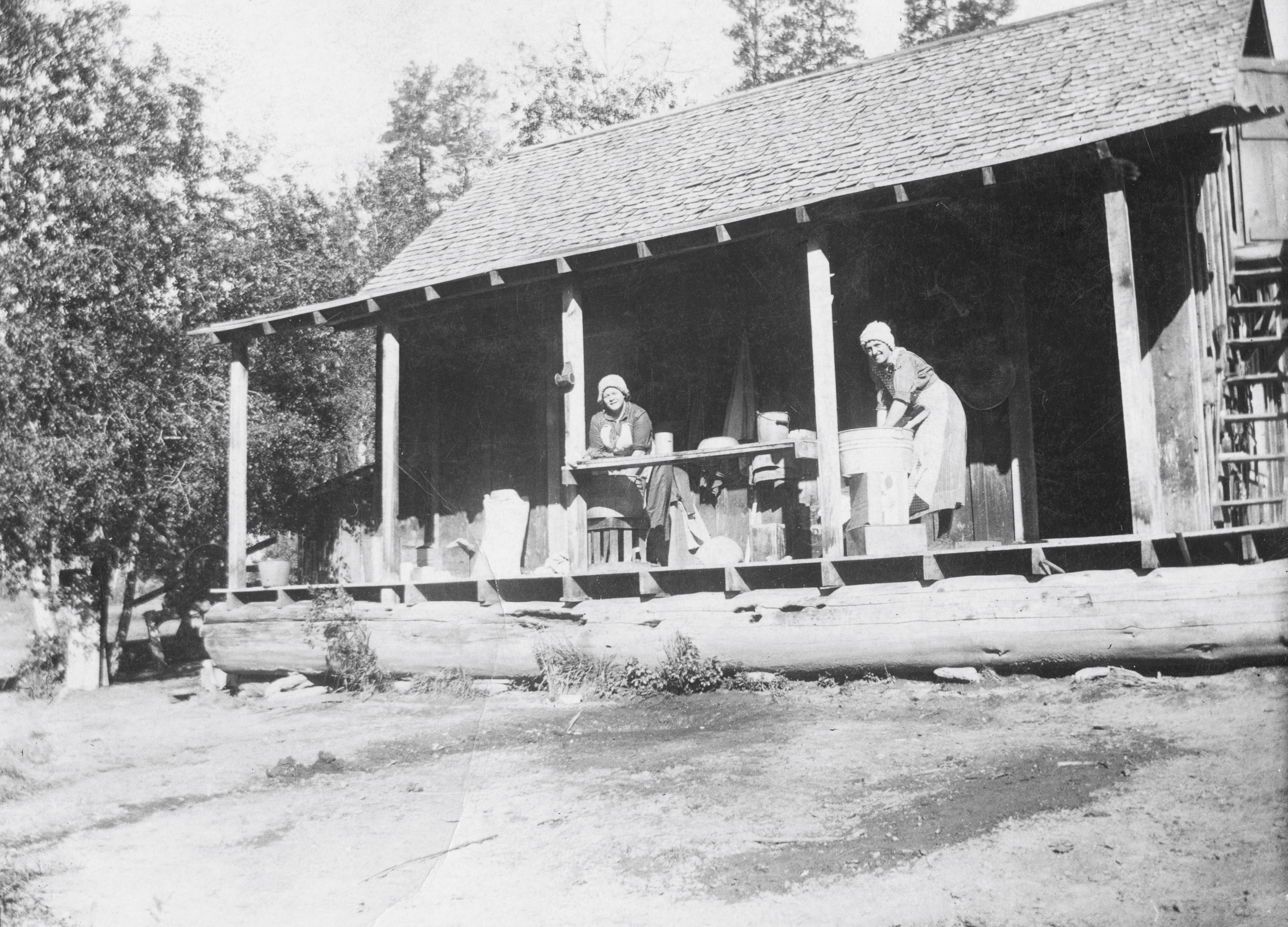 Demaris cabin.jpg