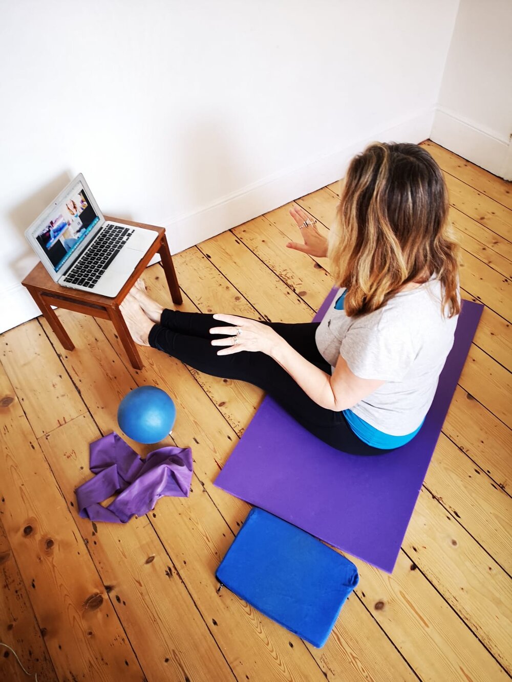Lastig Charmant Steil What to expect in a livestream online Pilates class — walktallpilates