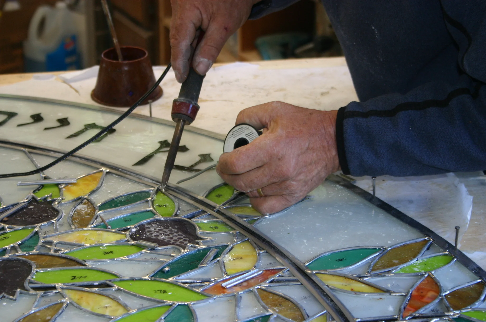  A large panel is soldered. 