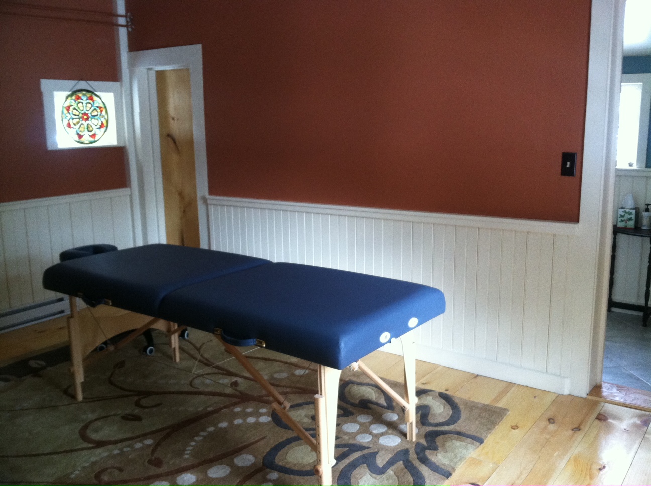 Peaceful treatment room at Russellville Schoolhouse in Shrewsbury.