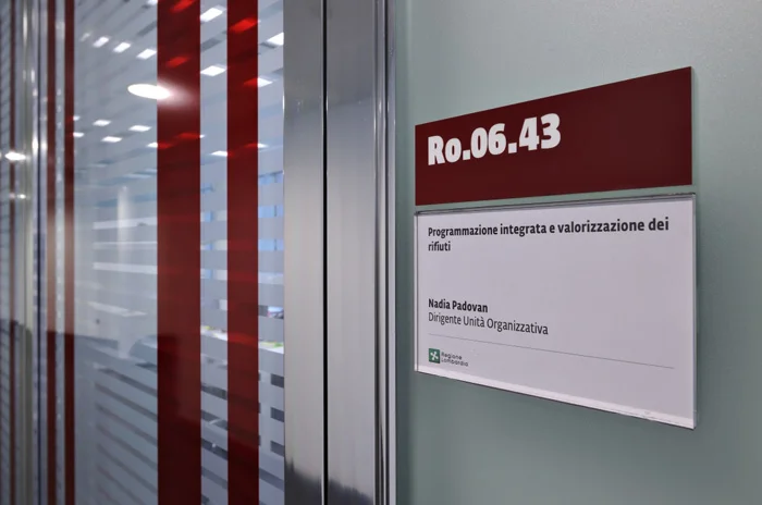 008 fuoriporta-rosso.jpg