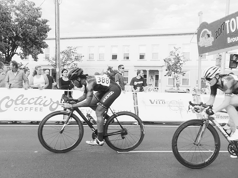 Tour of America's Dairyland: Café Centraal Bay View Classic