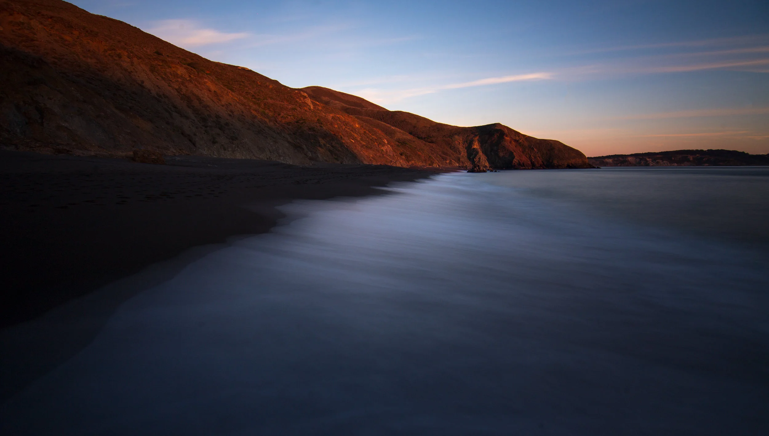 blacksandsbeach4.jpg