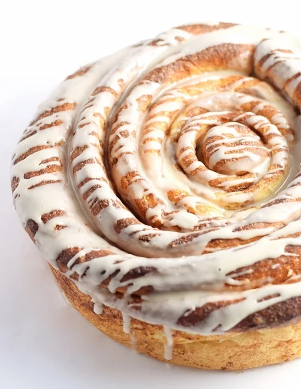 Cinnamon Roll Cake