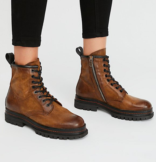 Johnnies Lace-Up Boot