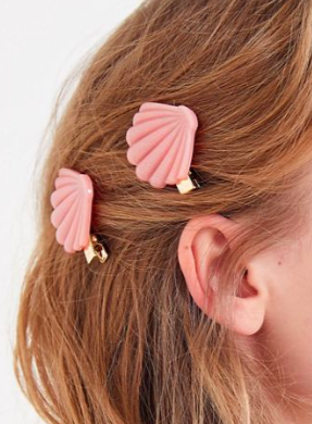 UO Totally Beachin’ Shell Hair Clip Set