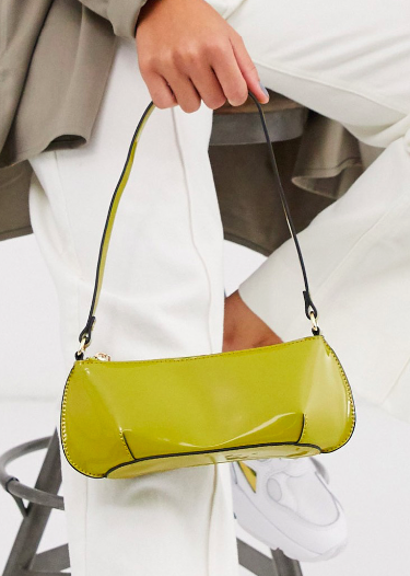 Shoulder bags from the 90s are revisiting the fashion industry