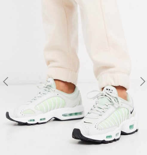 Nike Tailwind green sneakers