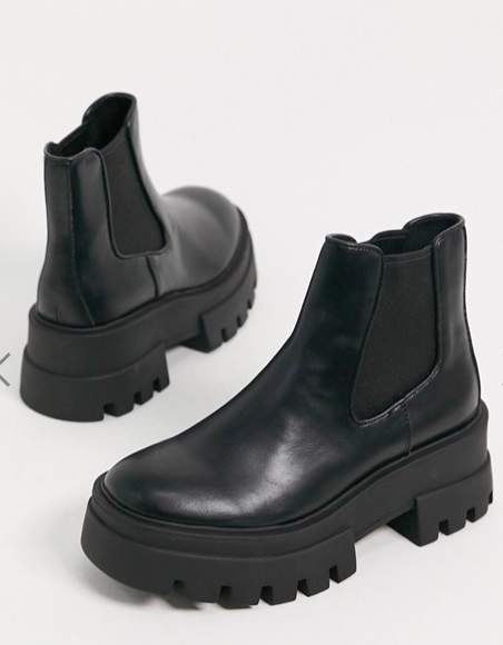 Pull&amp;Bear short platform chelsea boot with cleated sole in black
