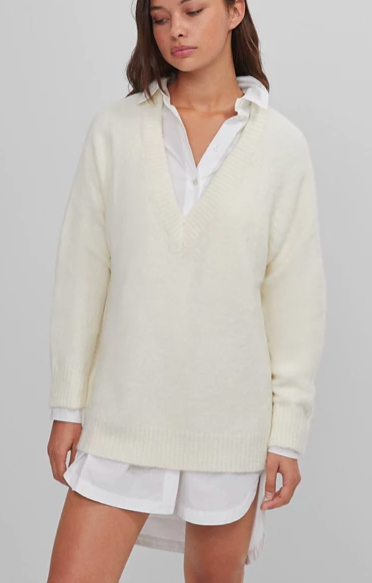 Bershka v-neck fluffy sweater in white