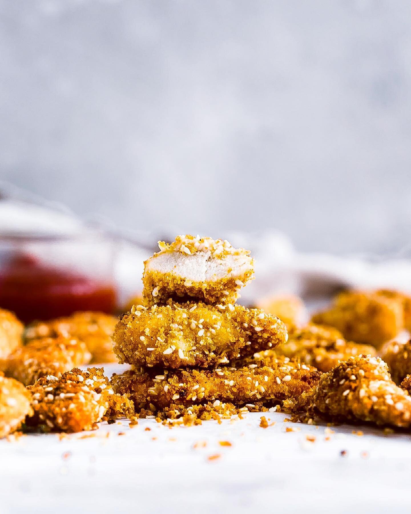 ✋🏻 NEW BLOG POST ✋🏻 Errrrrmygashhhh you guys. I can&rsquo;t. This AMAZING oven fried breaded chicken is like pretty much life-changing. Get this succulent, crunchy goodness here 👉🏻 {click link in my bio}