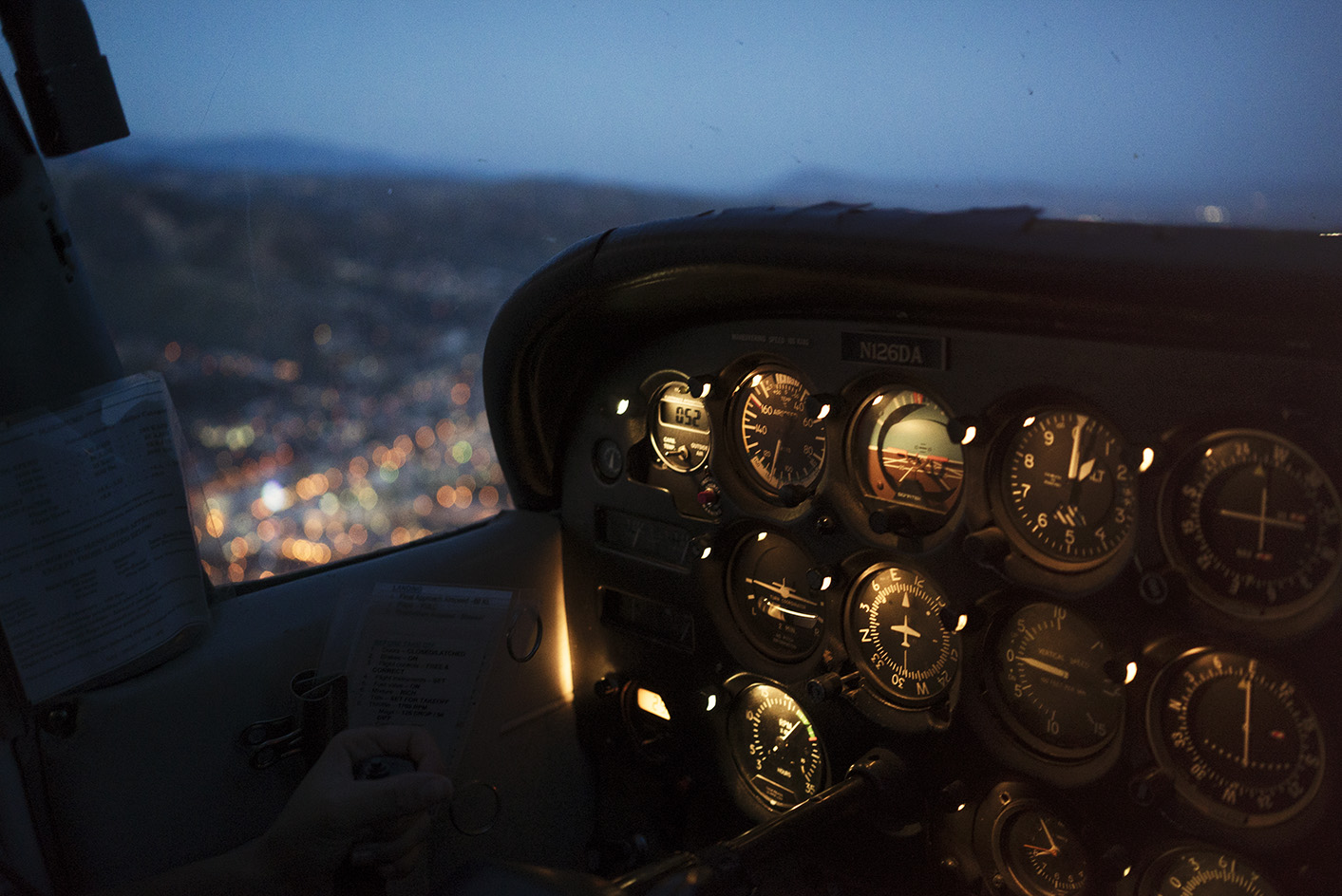 DSC02746flyingwithdonnaF.jpg