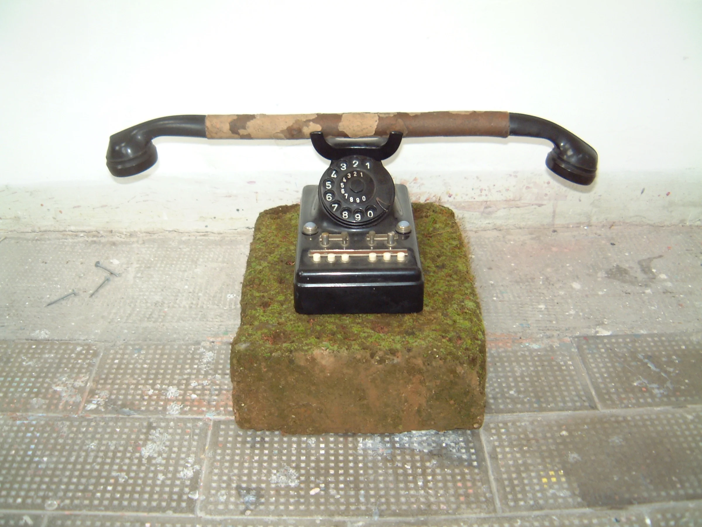 long phone 2.jpg