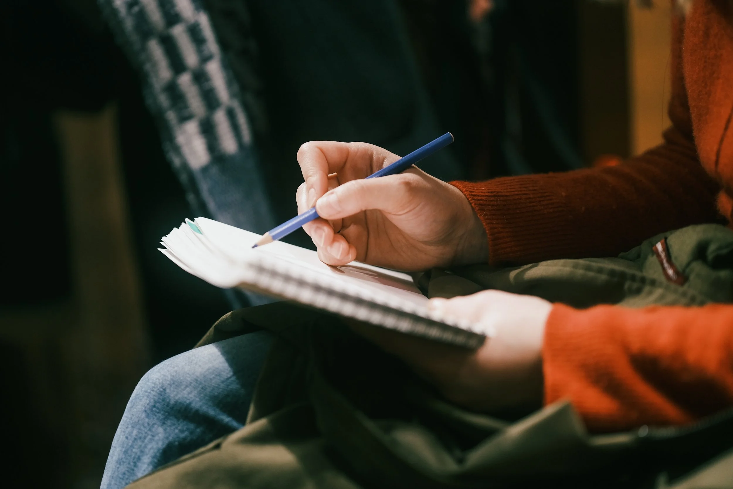 paris - hands - sketch.jpg
