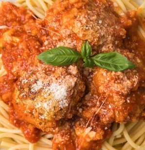May 22nd: Fresh Spaghetti from The Pasta Shop and Chicken Meatballs served with Garlic Bread