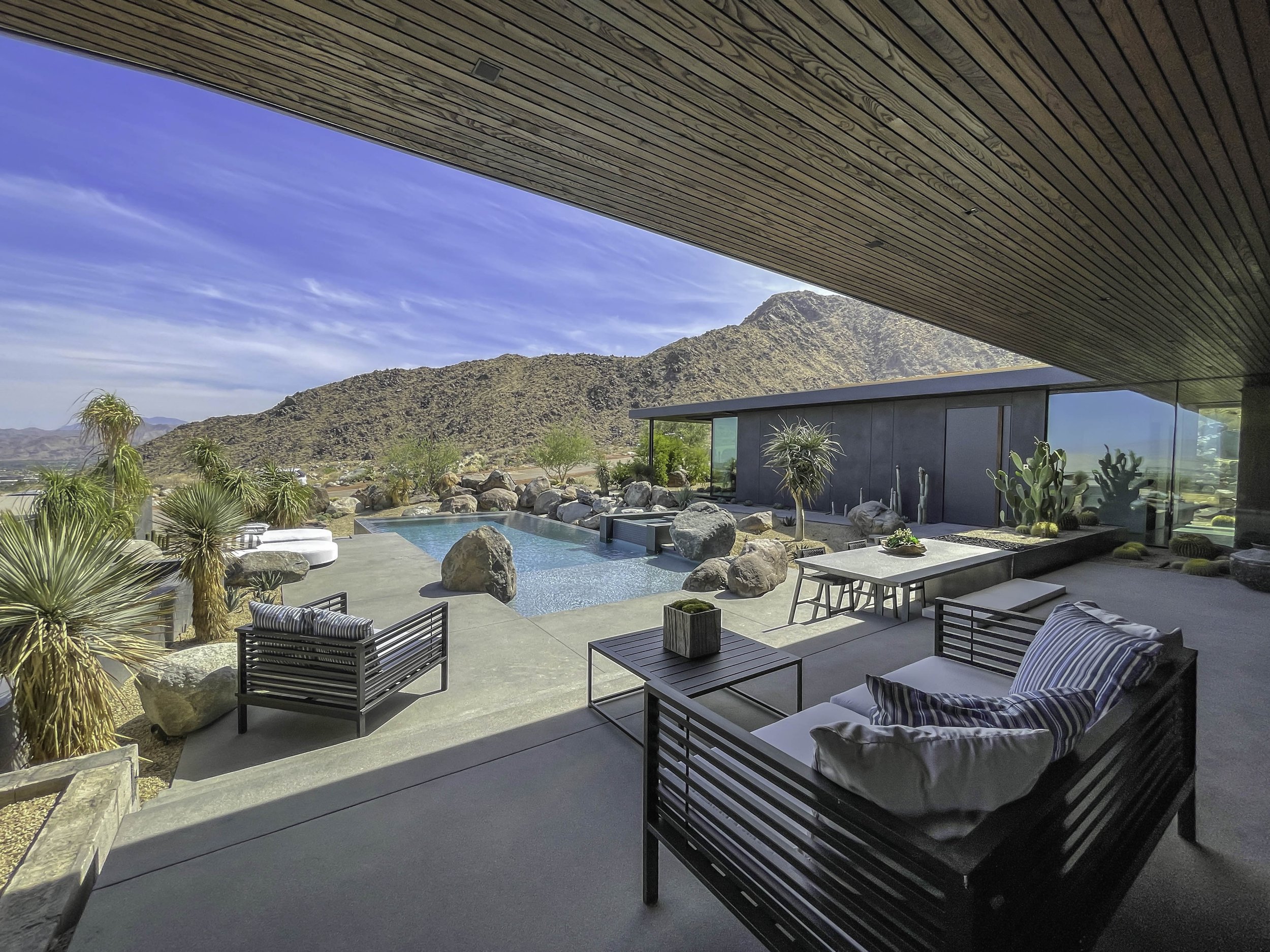 TV-PALM-SPRINGS-141.jpg