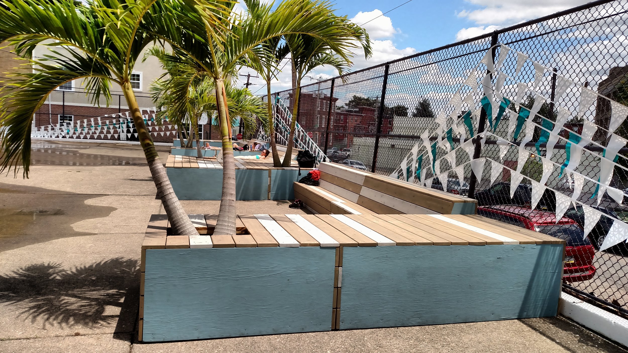 deck lounger3.jpg