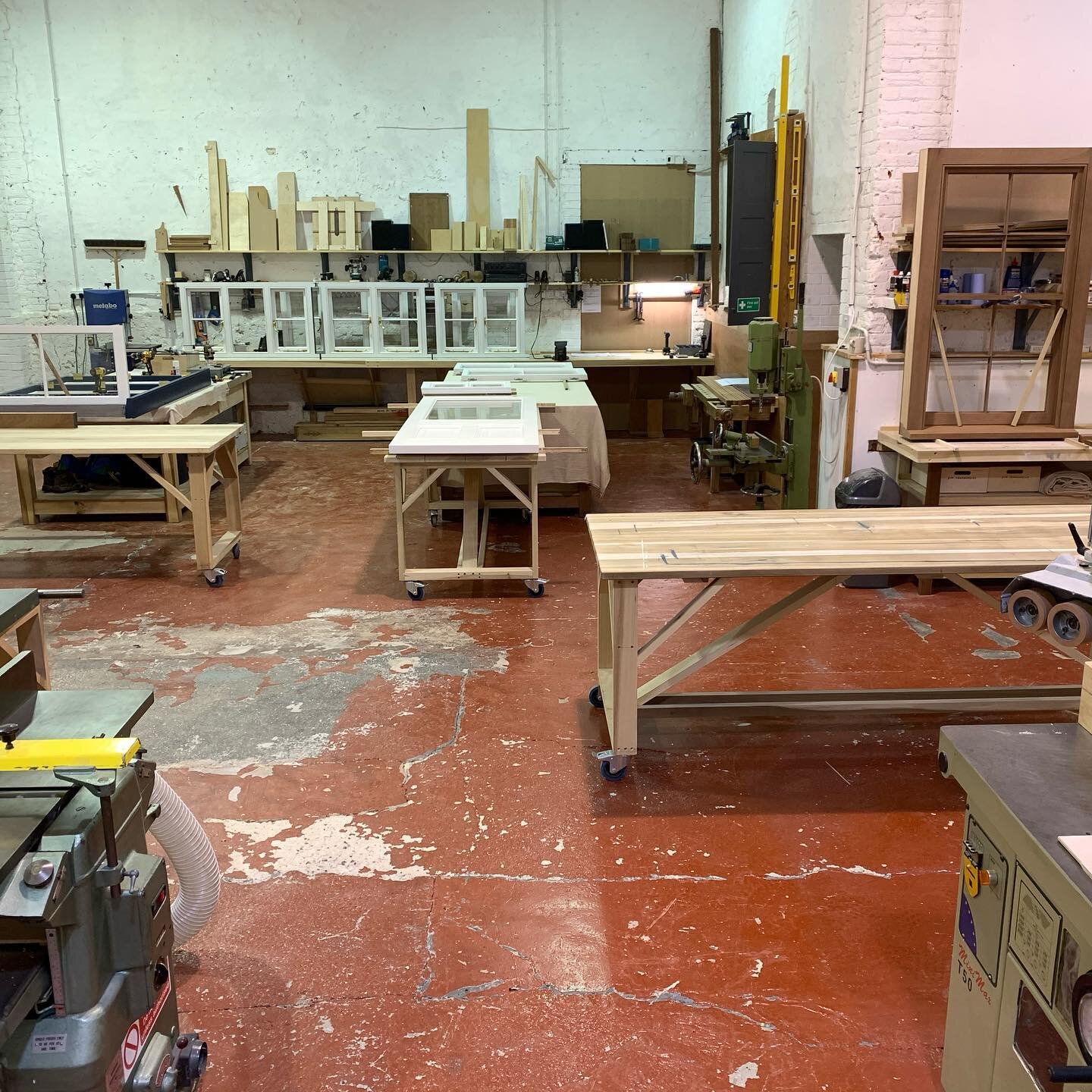 Our new workshop at Bayfield. We moved one year ago from a humble threshing barn, seen in the next picture. New workshop set up with the brilliant bench joiner @aidanmpinkham  and finisher @dantungate.