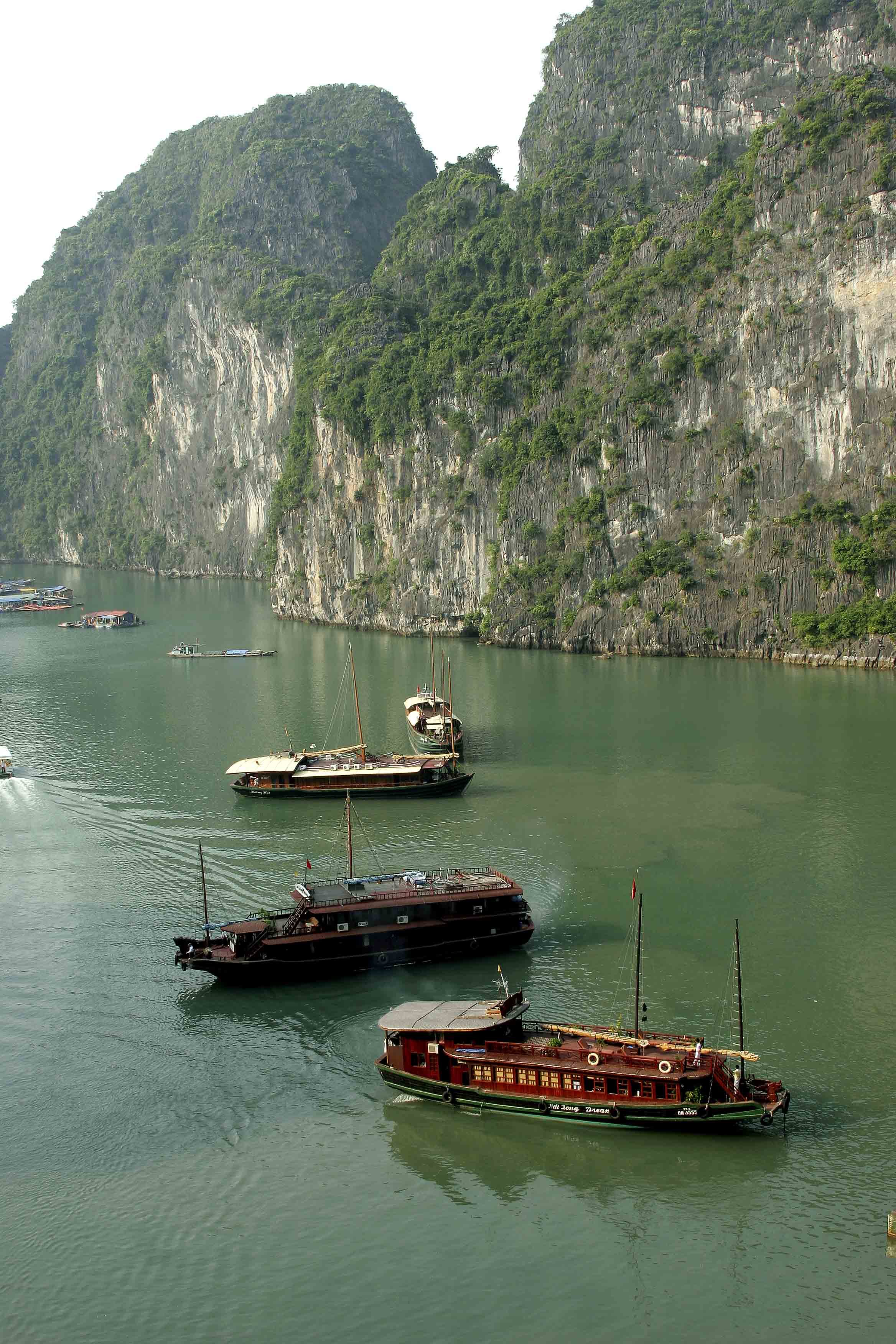 A-Ha Long Bay Boats 1A.jpg