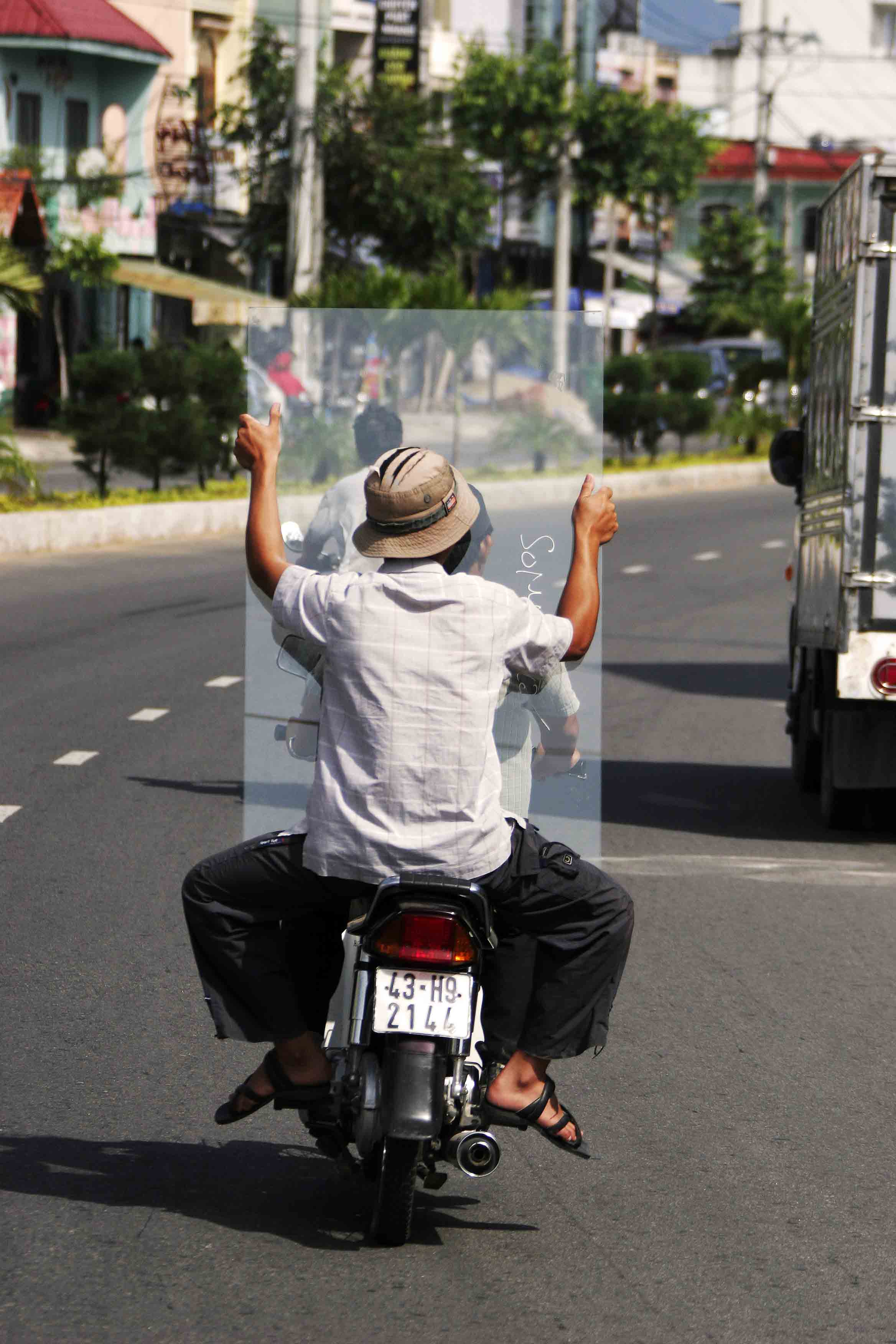 A-Motorscooter With Glass 1A.jpg