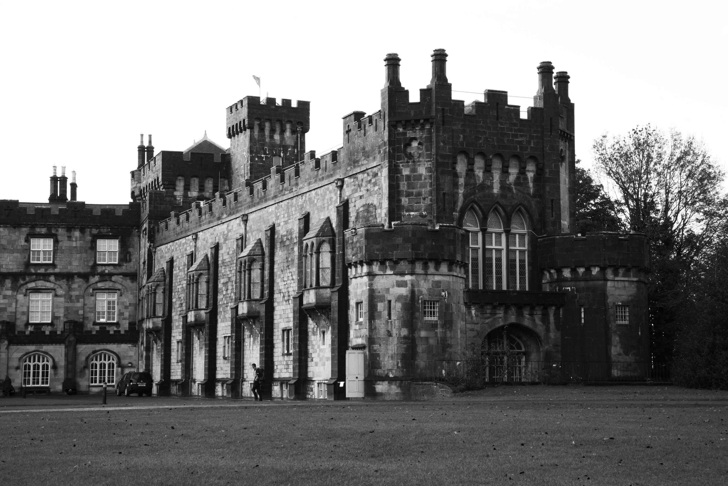 Kilkenny Castle B&W.jpg