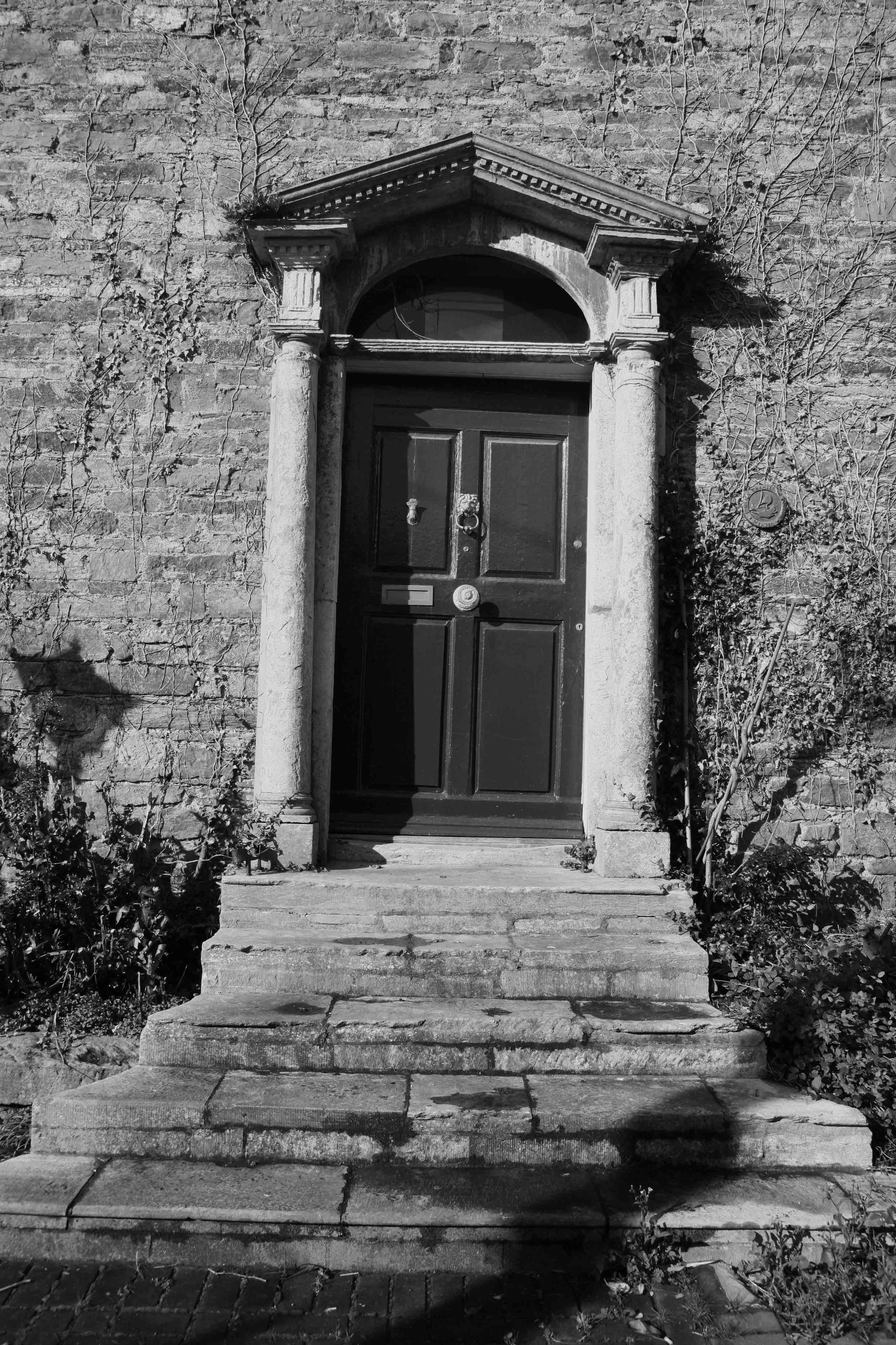 Old Door B&W.jpg
