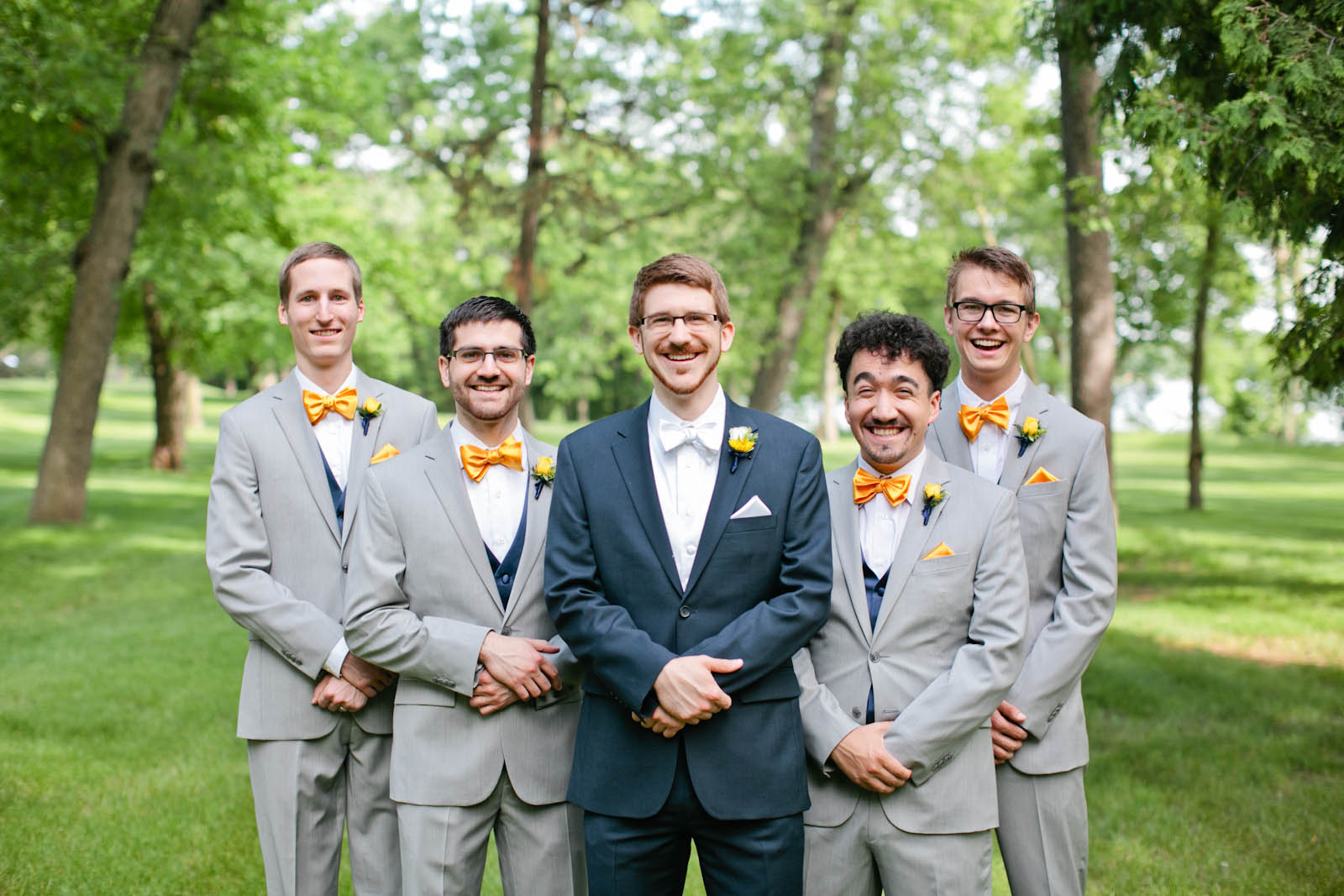 fun groomsmen wedding photo minnesota photographer