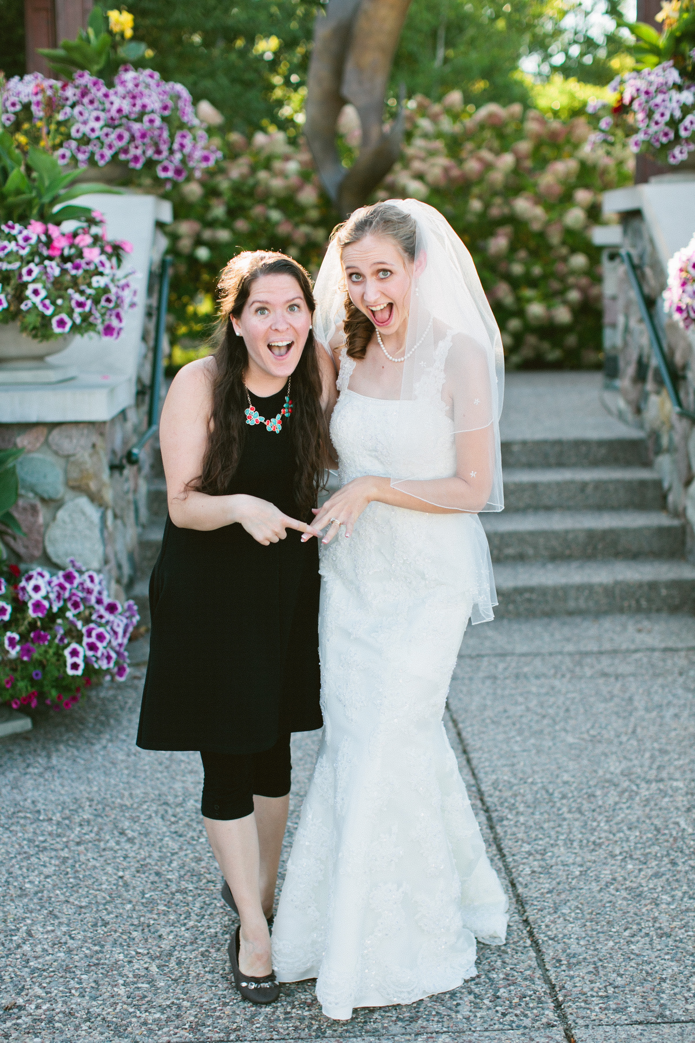 Amelia is a fun and romantic photographer in Iowa who also photographs weddings in Missouri, Chicago, Kansas City, Colorado, Minnesota, and Omaha.