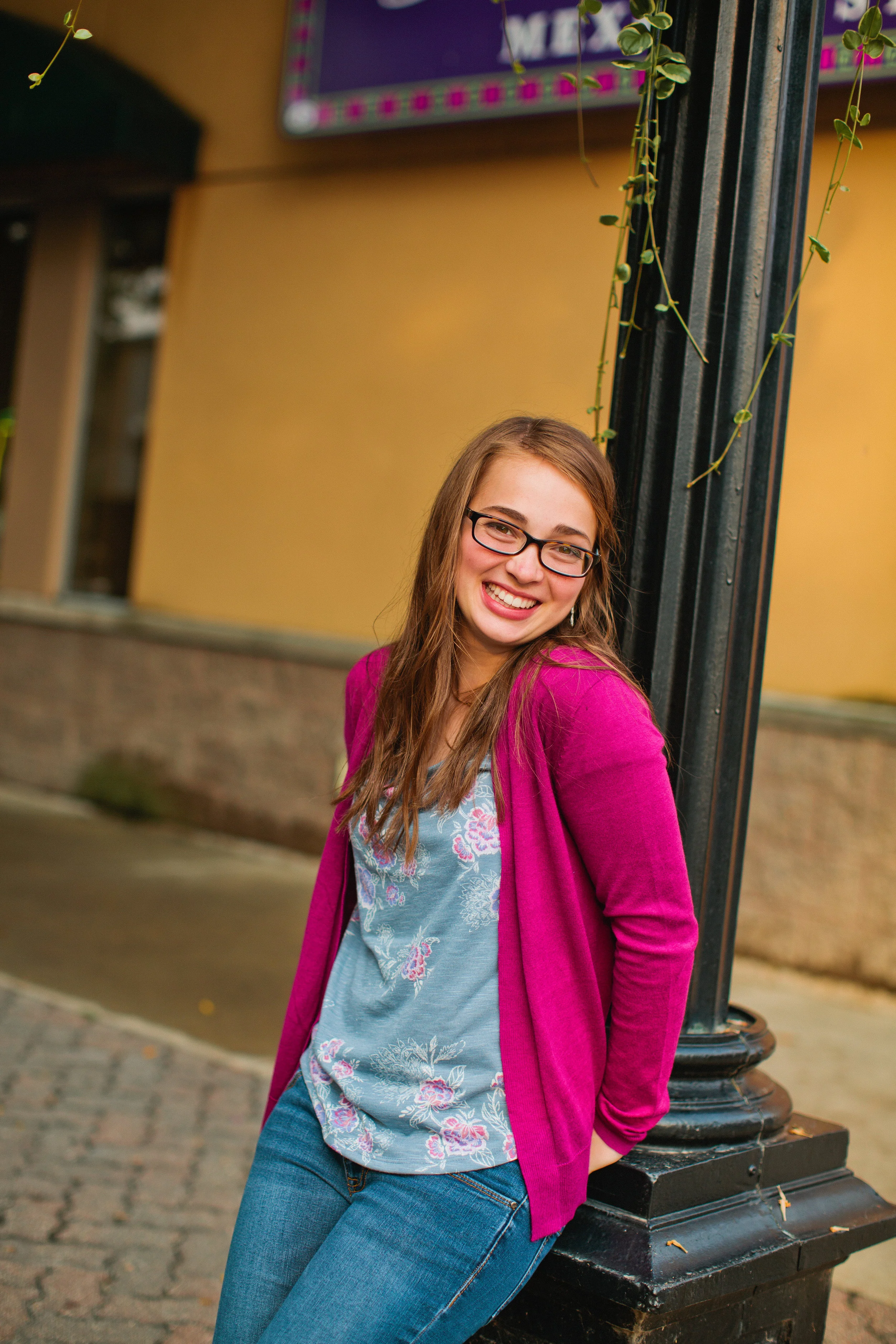 Des Moines Waterloo Cedar Falls senior photography natural candid professional