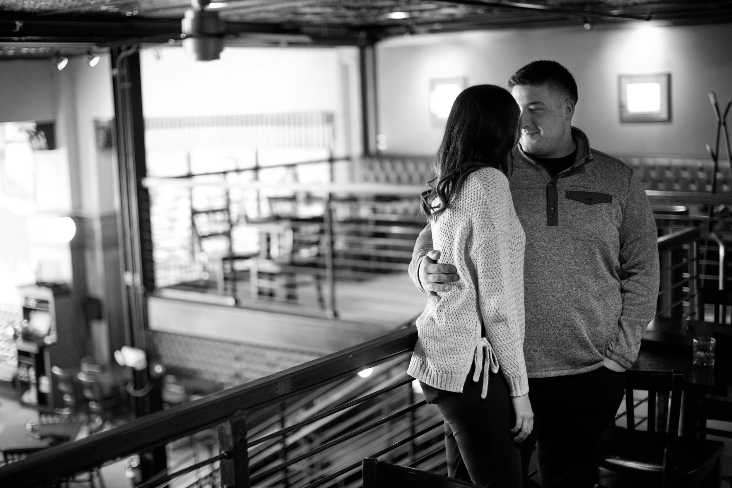 americana-bar-engagement-pictures