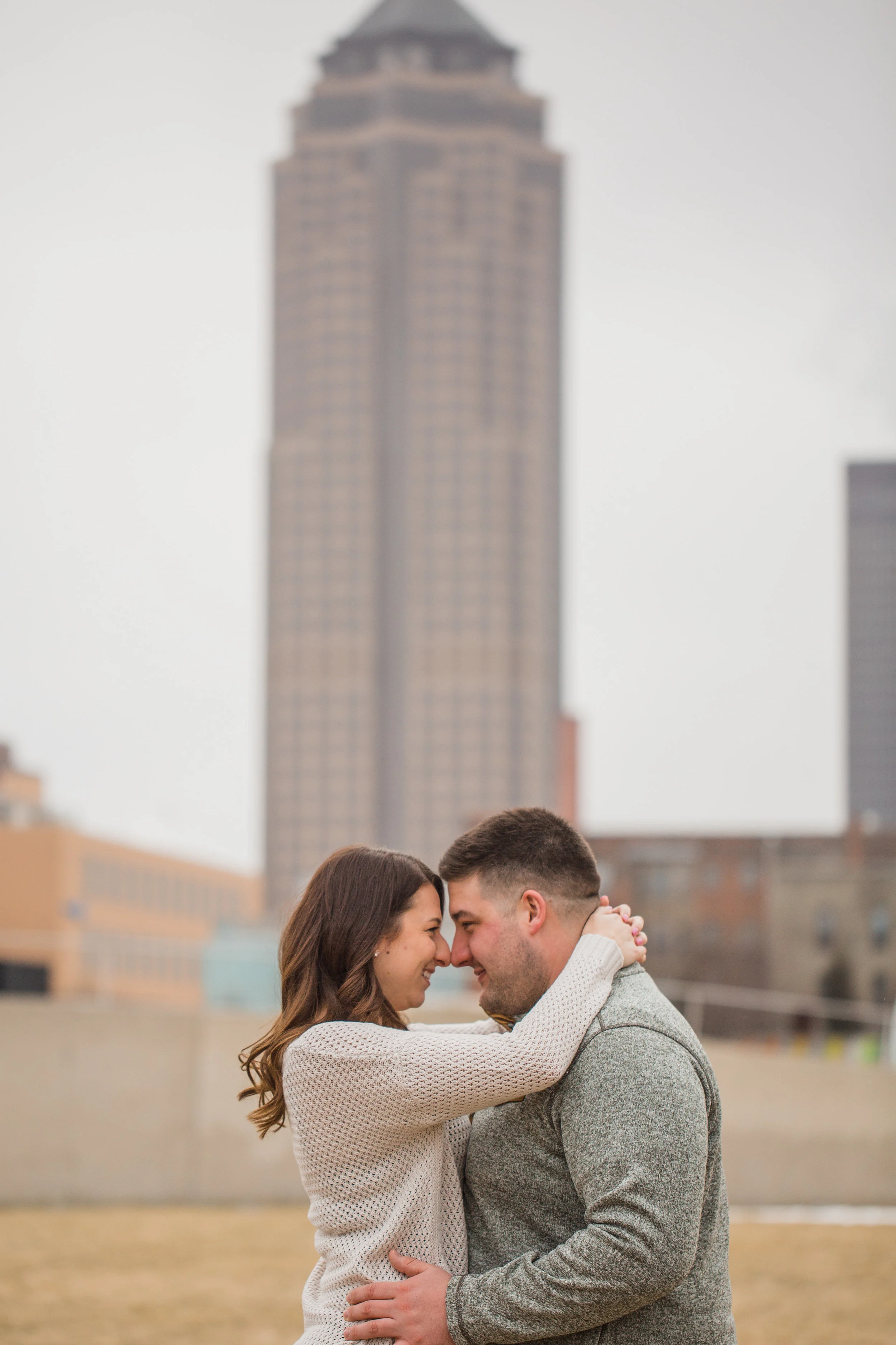 downtown des moines iowa engagement pictures principal park building
