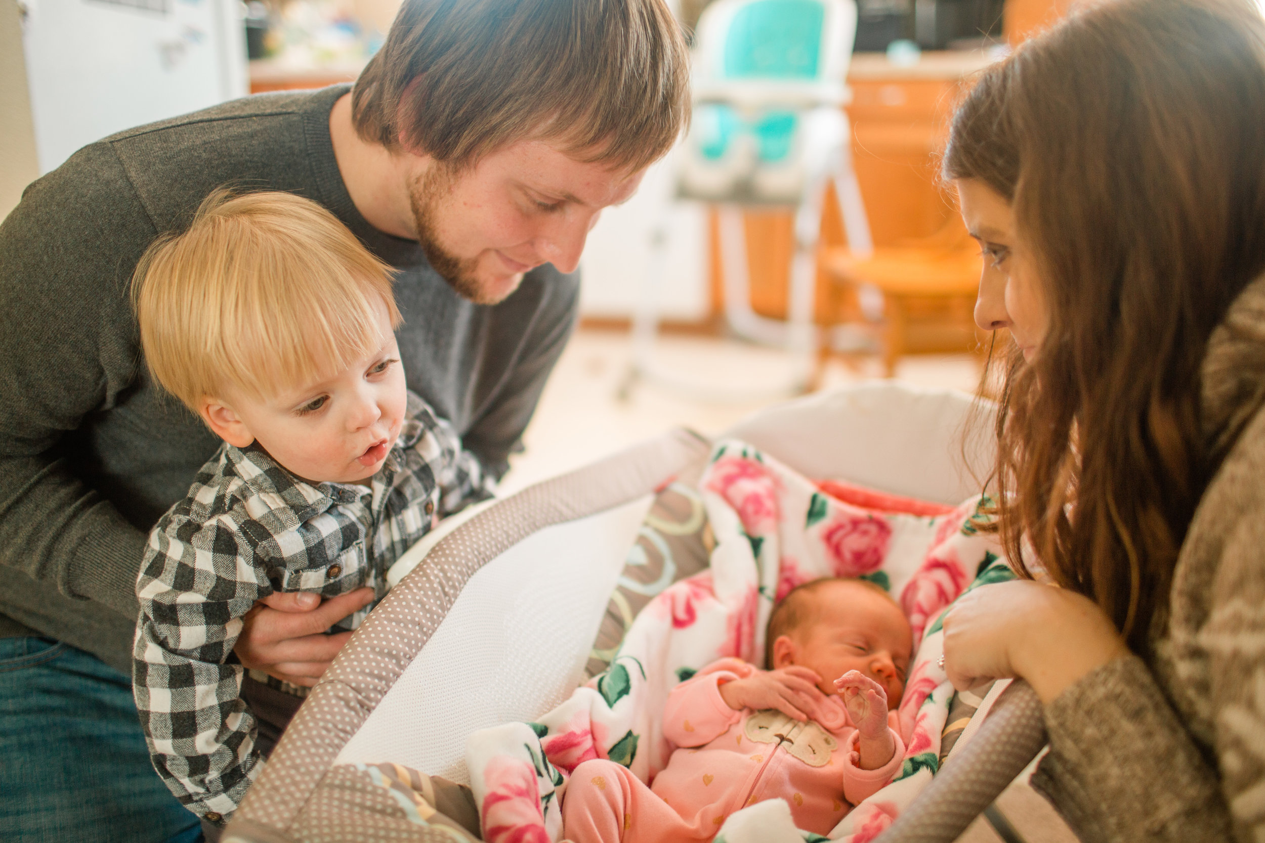 in-home family newborn pictures cedar rapids iowa