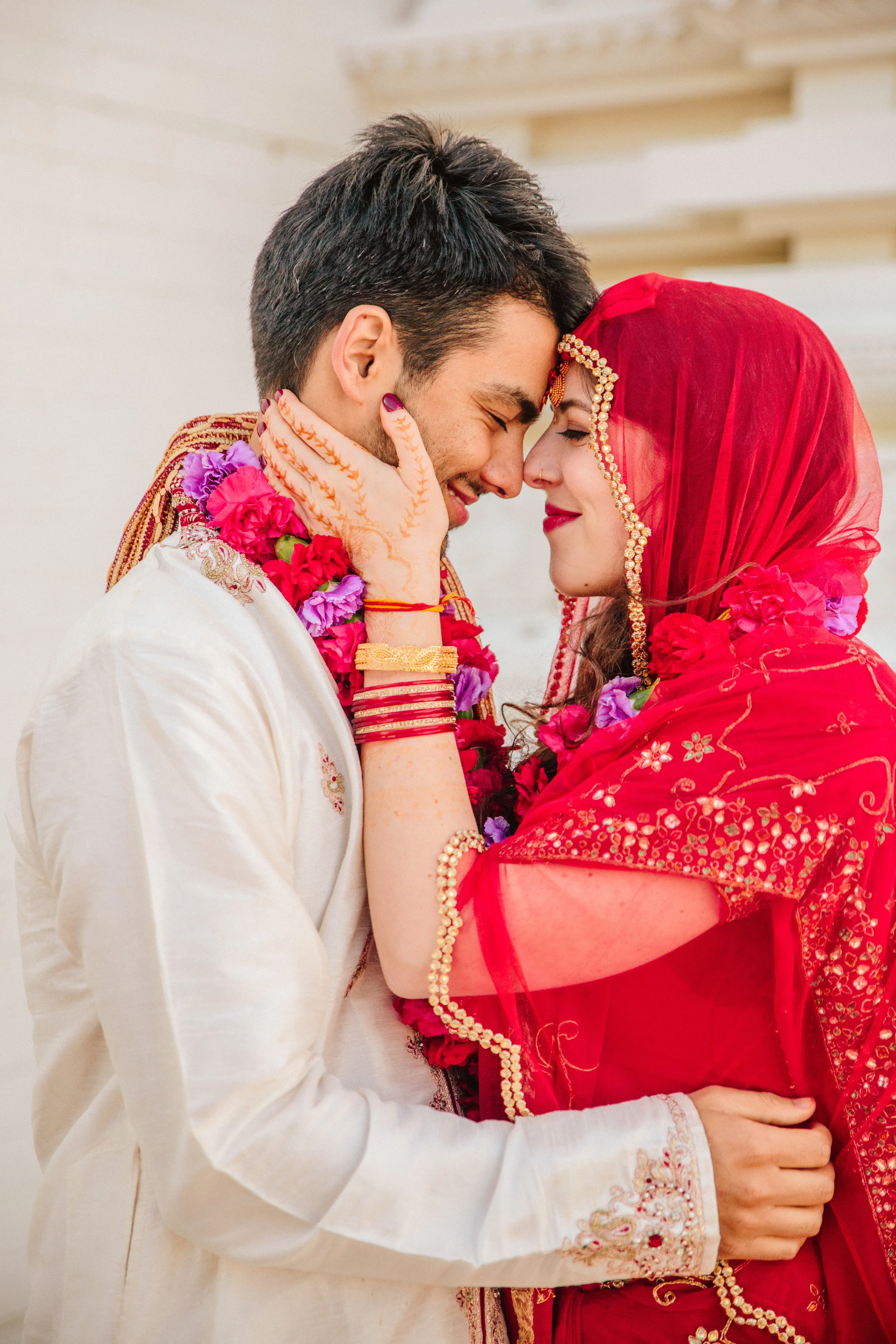 Hindu wedding photos Des Moines Iowa City weddings photographers bride in red sari saree