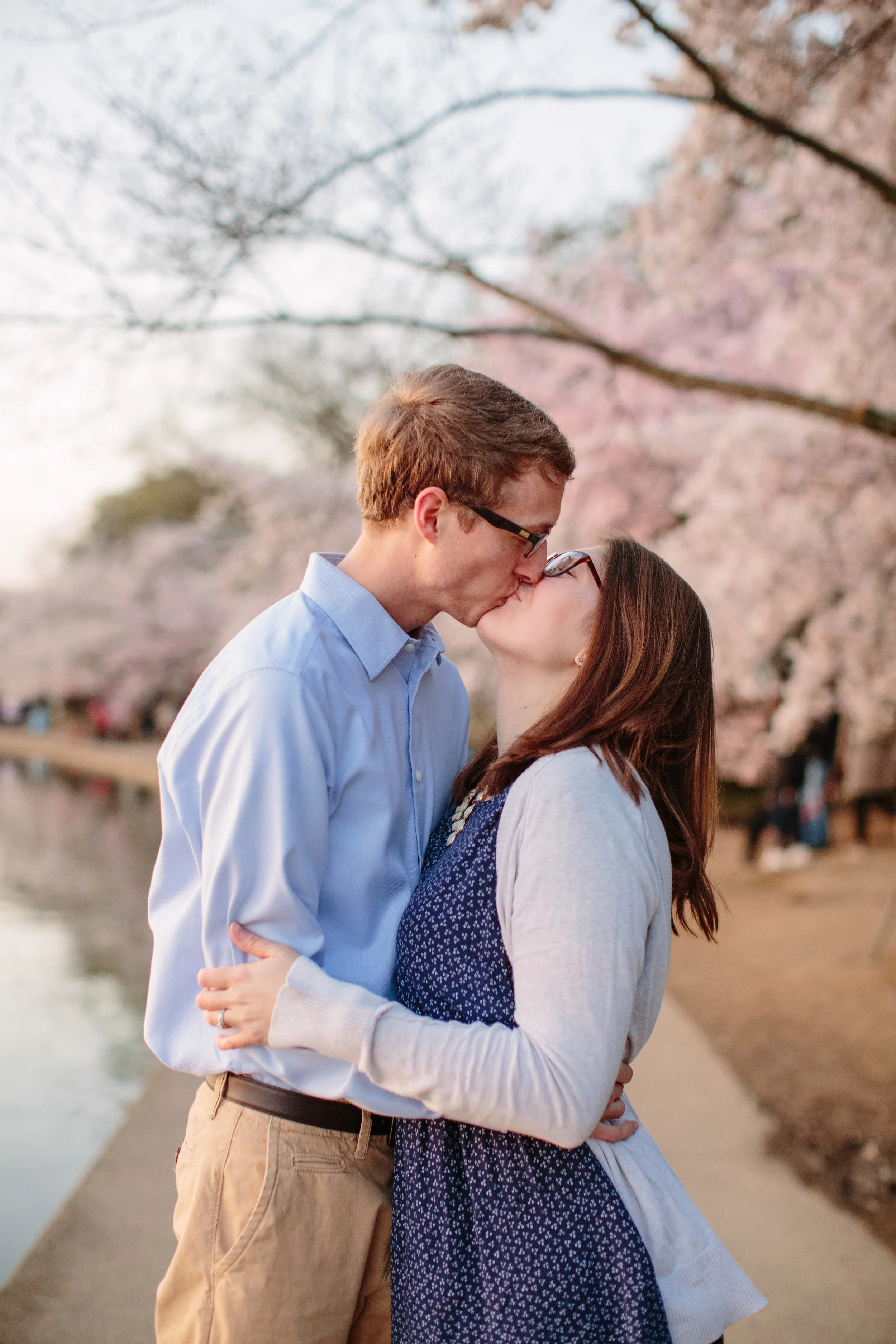 Tidal-Basin-cherry-blossom-engagement-27.jpg